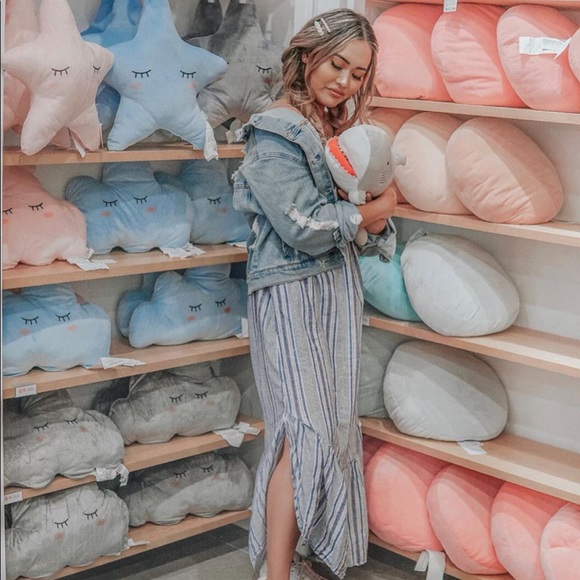 [LIKE 🆕] Irene’s Story: Striped Ruffle Hem Dress - Picture 2 of 2